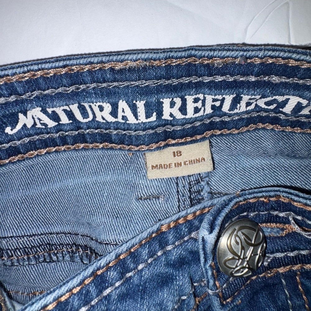 Natural Reflections Denim Shorts Size 18 Blue Mid Rise Embroidered Flap Pocket - Picture 2 of 10